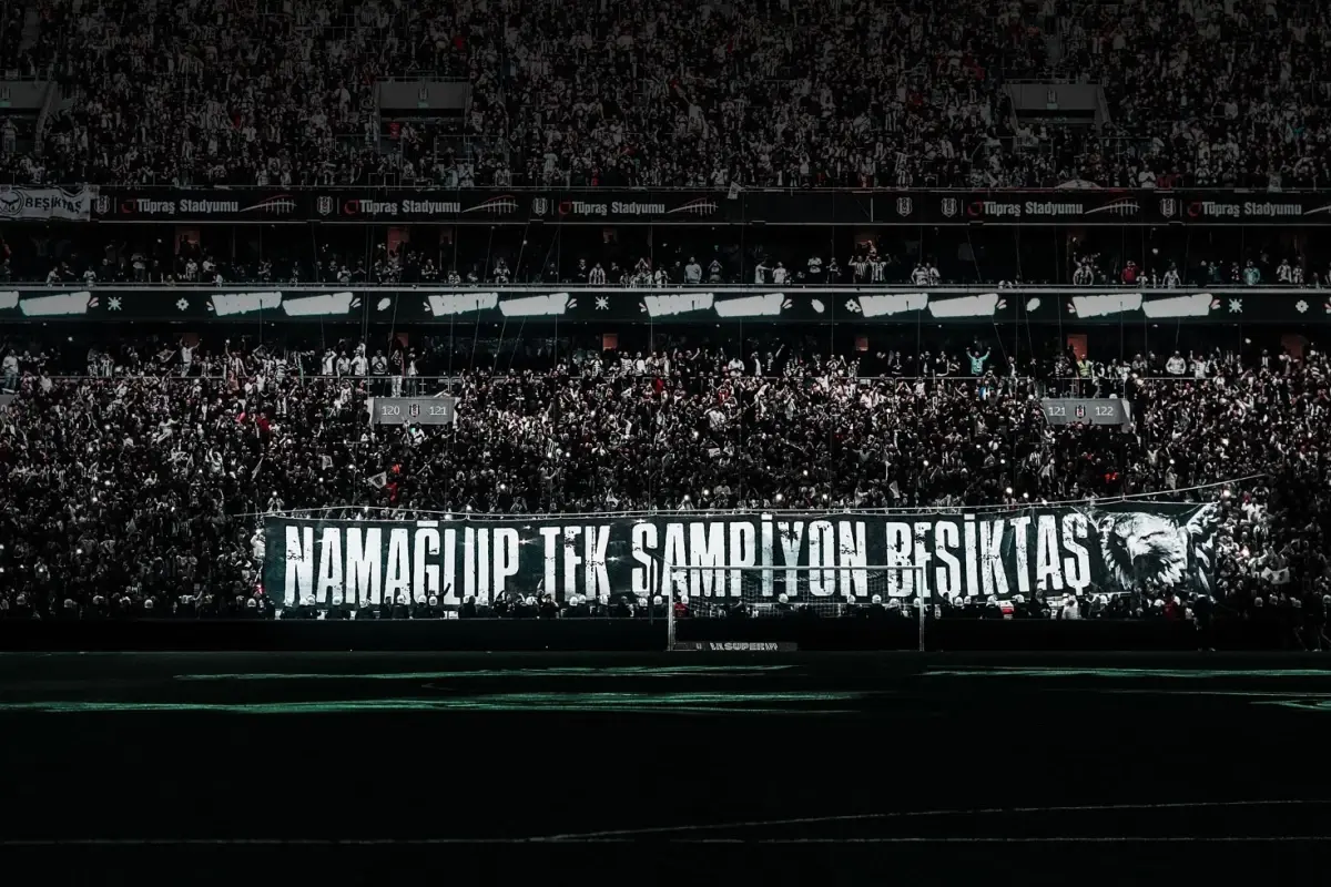 Beşiktaş\'tan Galatasaray\'a maç sonu bomba göndermeler