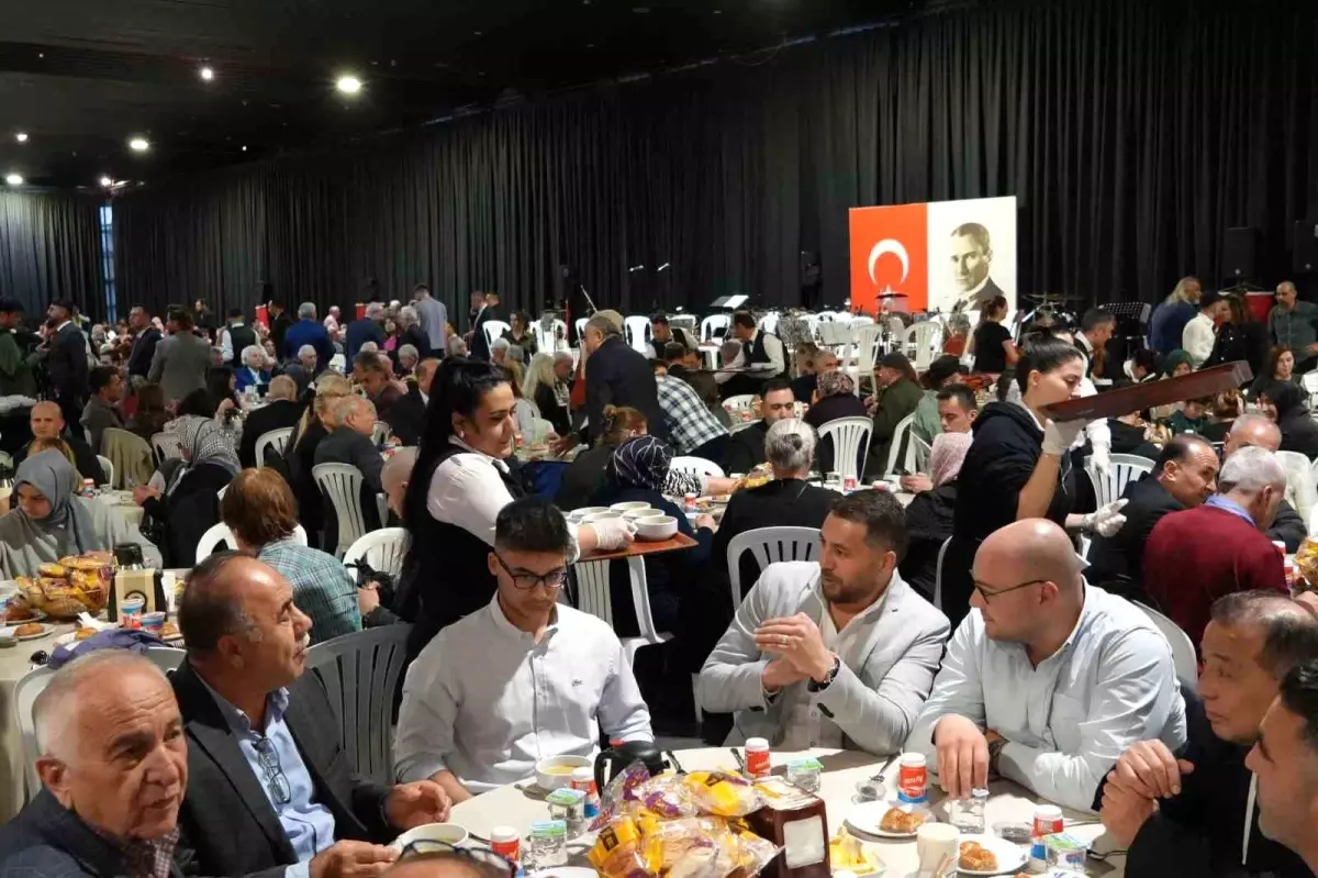 İş İnsanı Yakup Türkal: \'İnsanca yaşamak lüks değildir\'