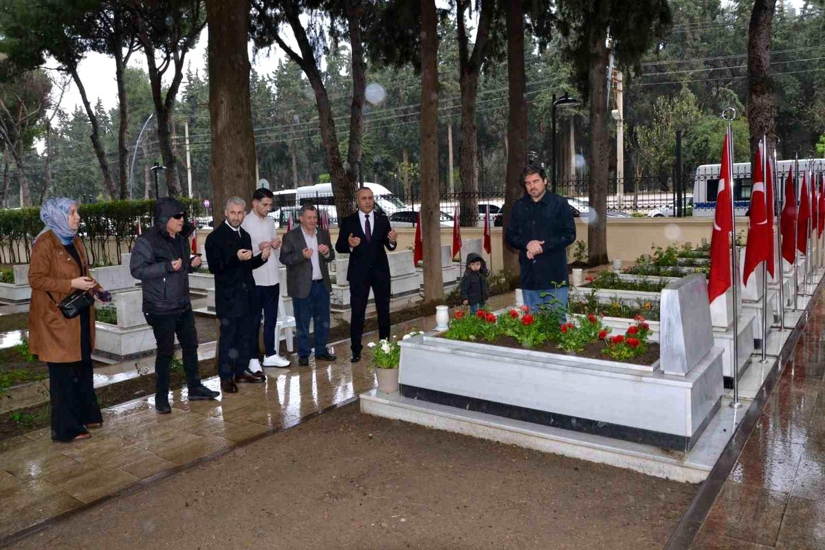 Manisa\'da şehit aileleri ve gazilerden hüzün dolu ziyaret