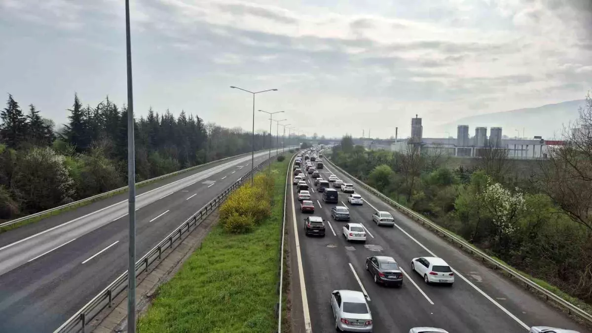 Düzce\'de Bayram Yoğunluğu ve Kazalar