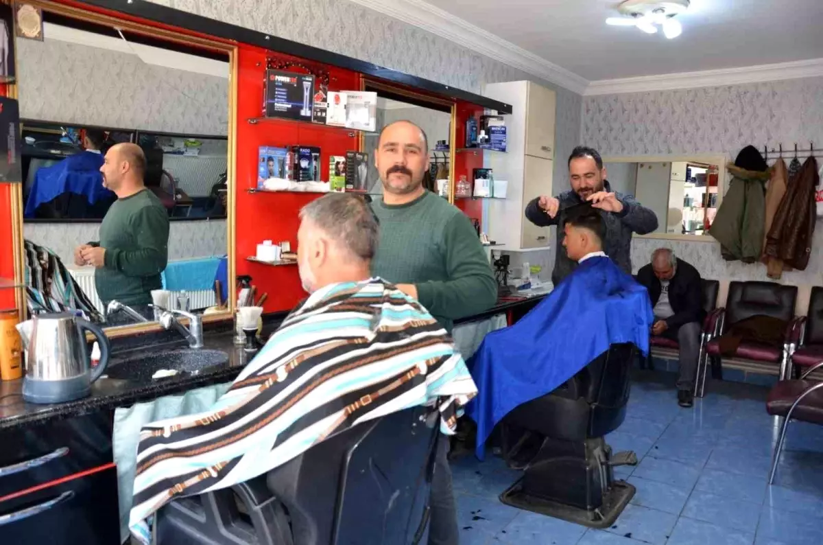 Tercan\'da Bayram Tıraşı Yoğunluğu