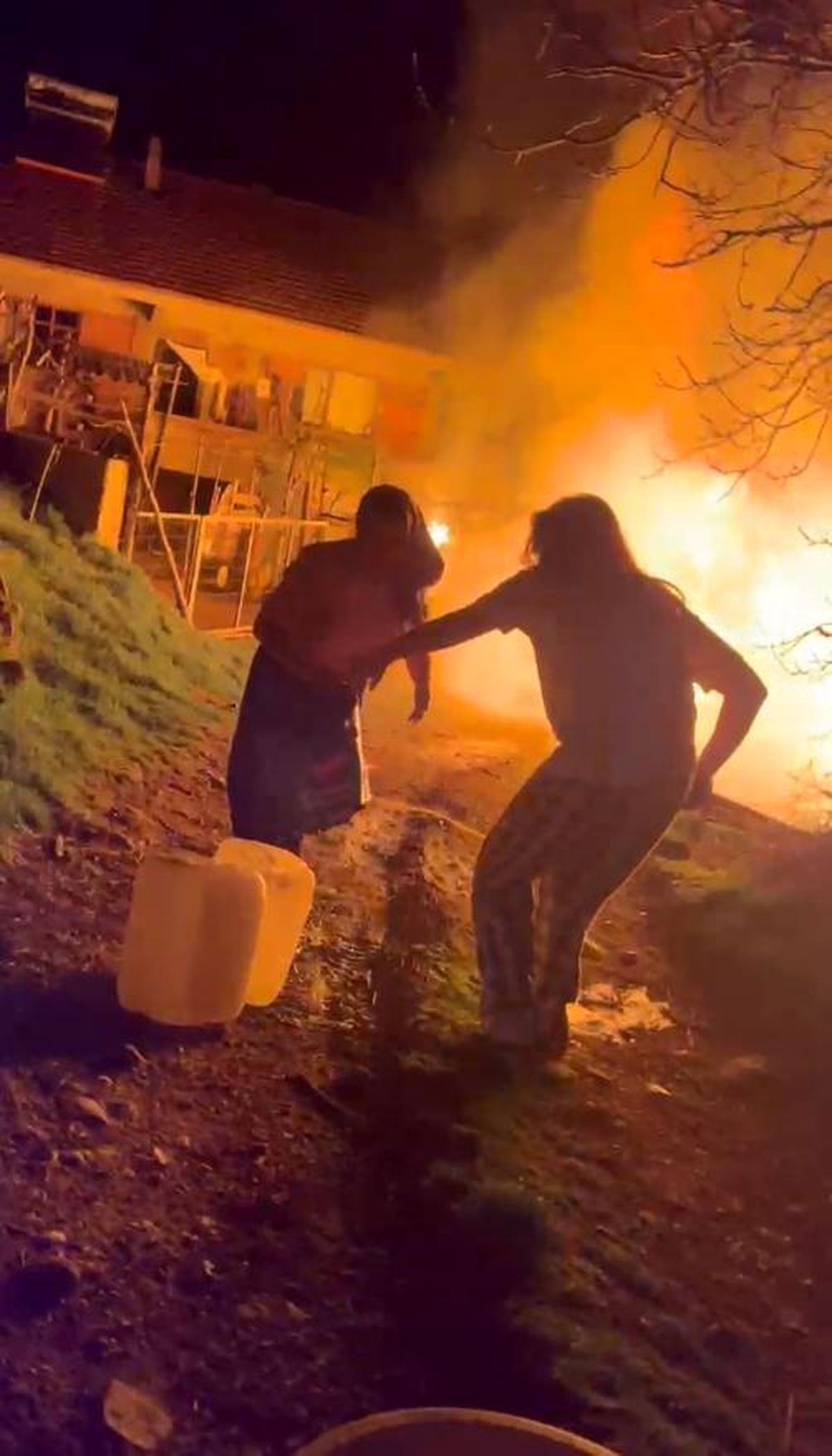 Bolu\'da Yangın: Samanlık ve Ev Kül Oldu