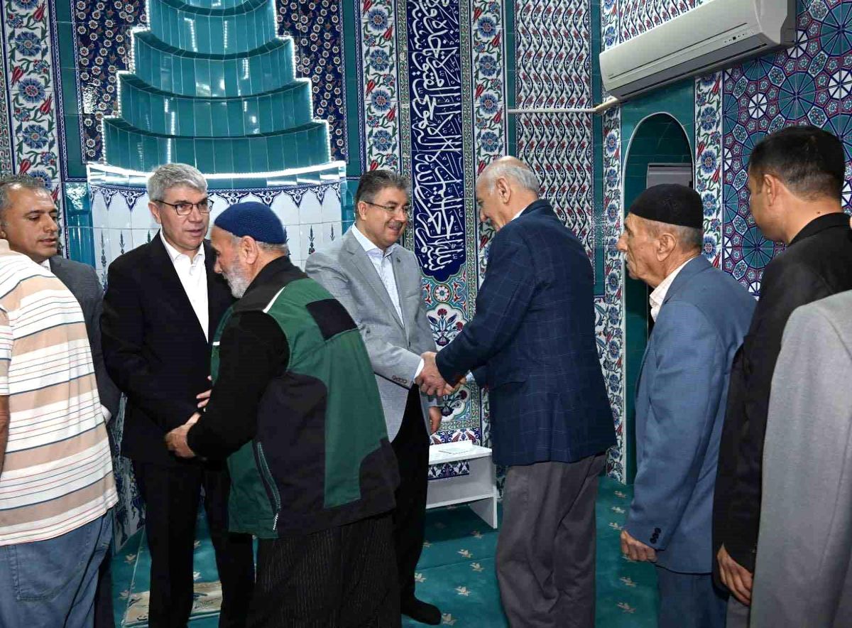 Osmaniye\'de Bayram Namazı Coşkusu