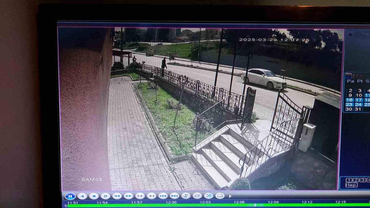 Bursa\'da Takla Atan Araç Kamerada