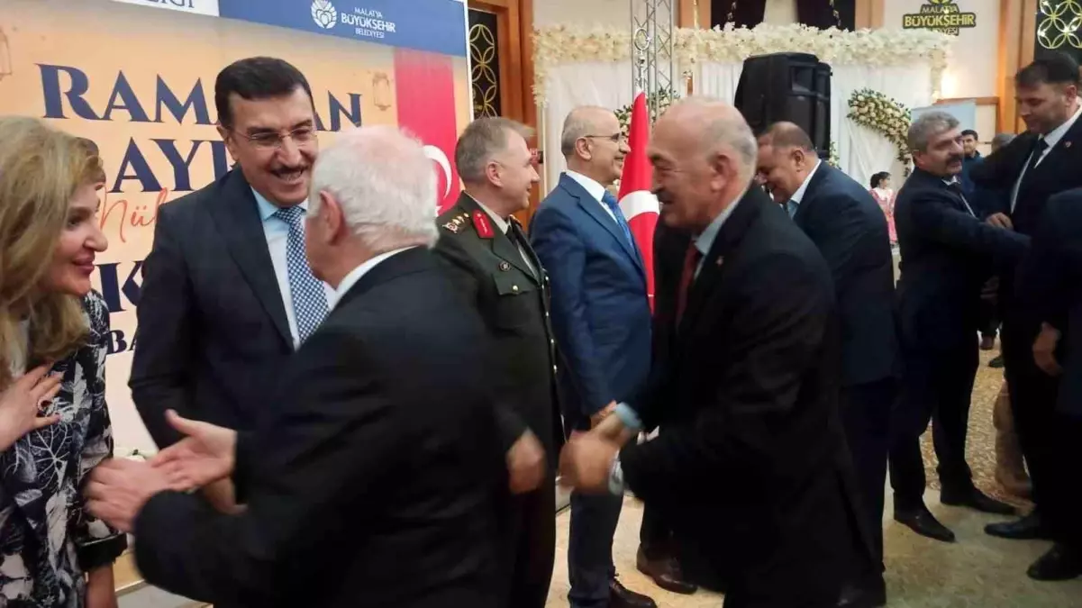 Malatya Valisi: 2025\'te Tüm Hak Sahiplerine Konut Teslimi Hedefleniyor