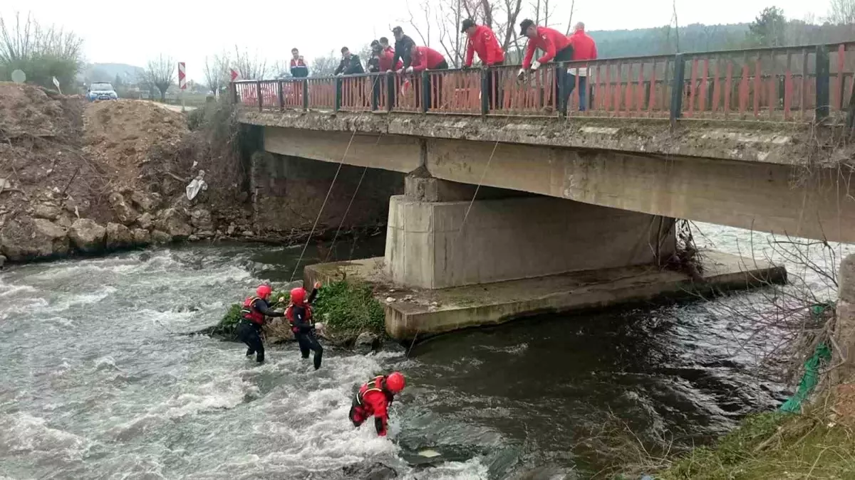 Bolu\'da Mezarlıkta Kanlı Olay