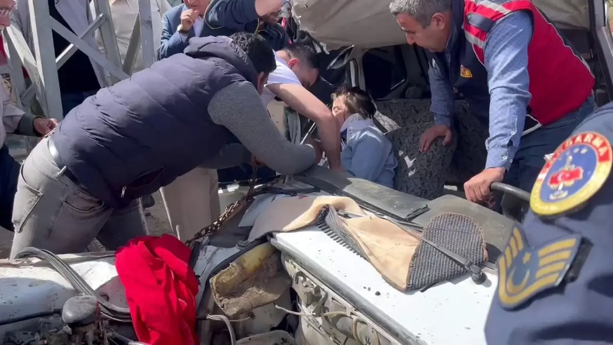 Bayramlaşmaya Giden Aile Kaza Geçirdi