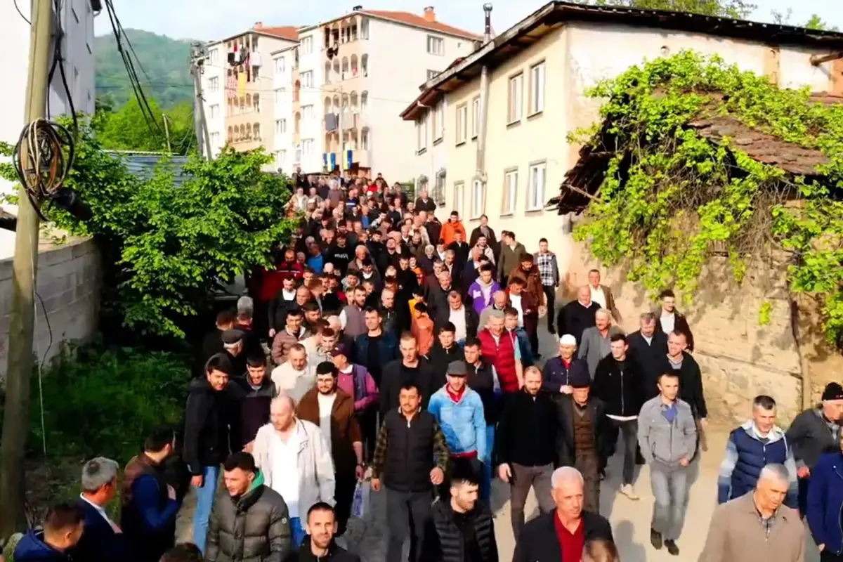 Bursa\'da bayramlaşma kuyruğu 1 kilometreyi buldu