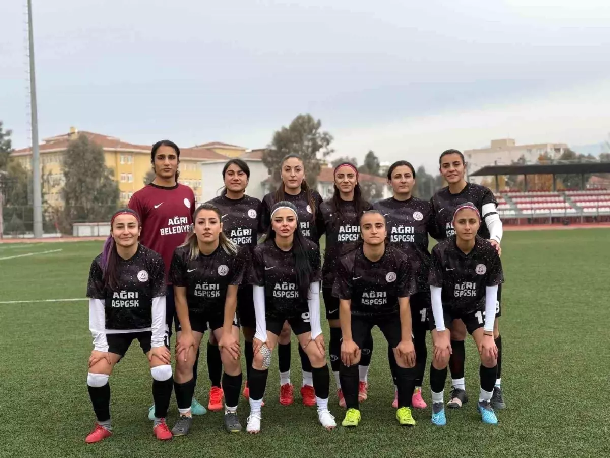 Ağrı Kadın Futbol Takımı Play-Off\'a Çıkıyor