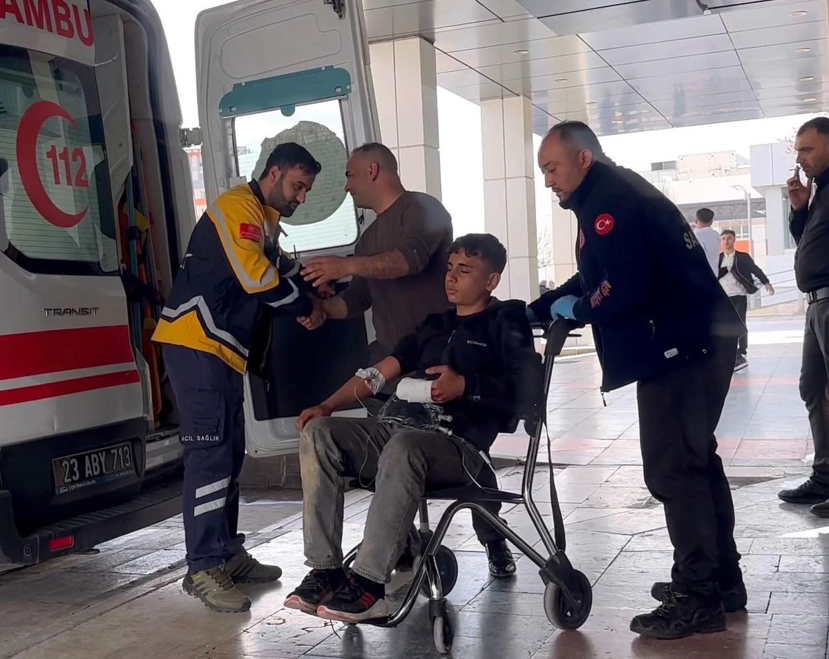 Elazığ\'da 14 Yaşındaki Çocuk Yaralandı