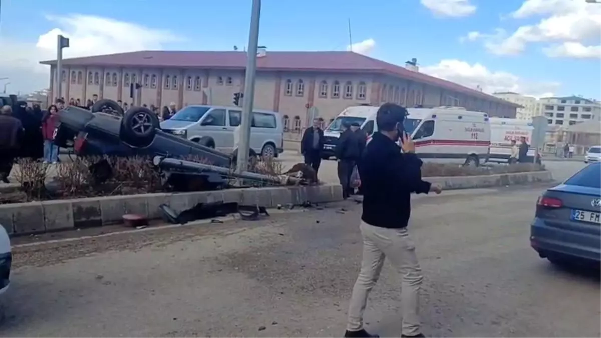 Erzurum\'da Takla Atan Araçta Yaralılar Var