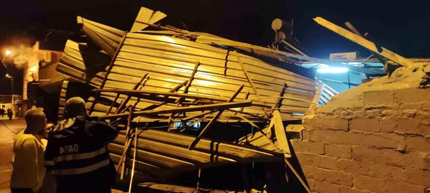 Aydın\'da Fırtına Hayatı Olumsuz Etkiledi: Su Deposunun Düşmesiyle Maddi Hasar Yaşandı