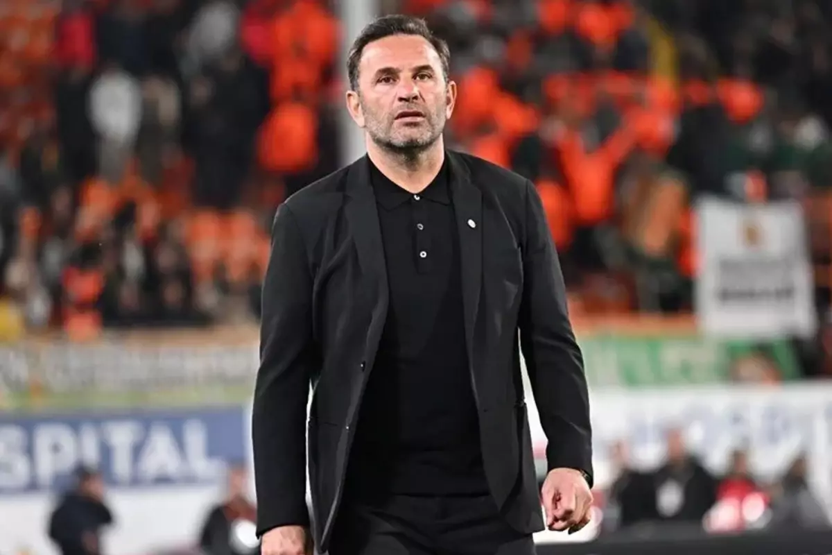 Galatasaray\'da şok ayrılık: Okan Buruk yıldız oyuncunun biletini kesti