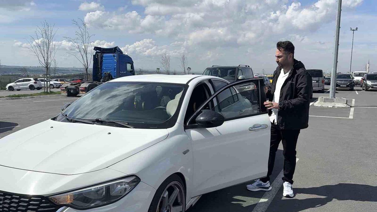 Taksi Sürücüsünden İlginç Tamir