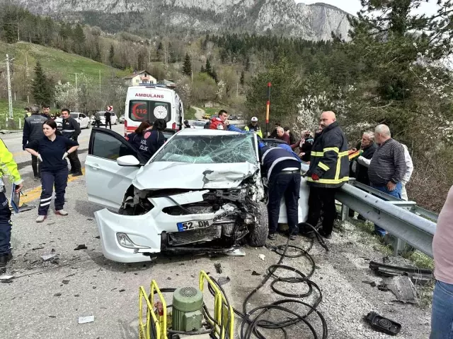 Kastamonu'da feci kaza: 3 ölü, 4 yaralı