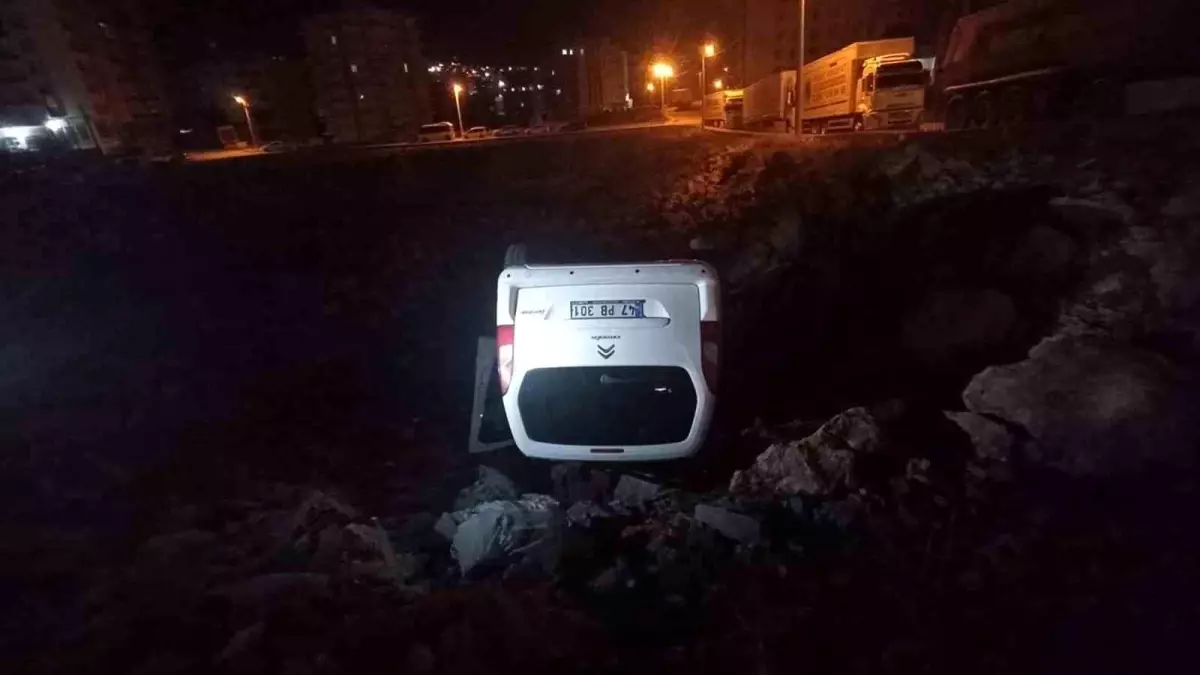 Mardin\'de Kamyonet Devrildi: Sürücü Yaralandı