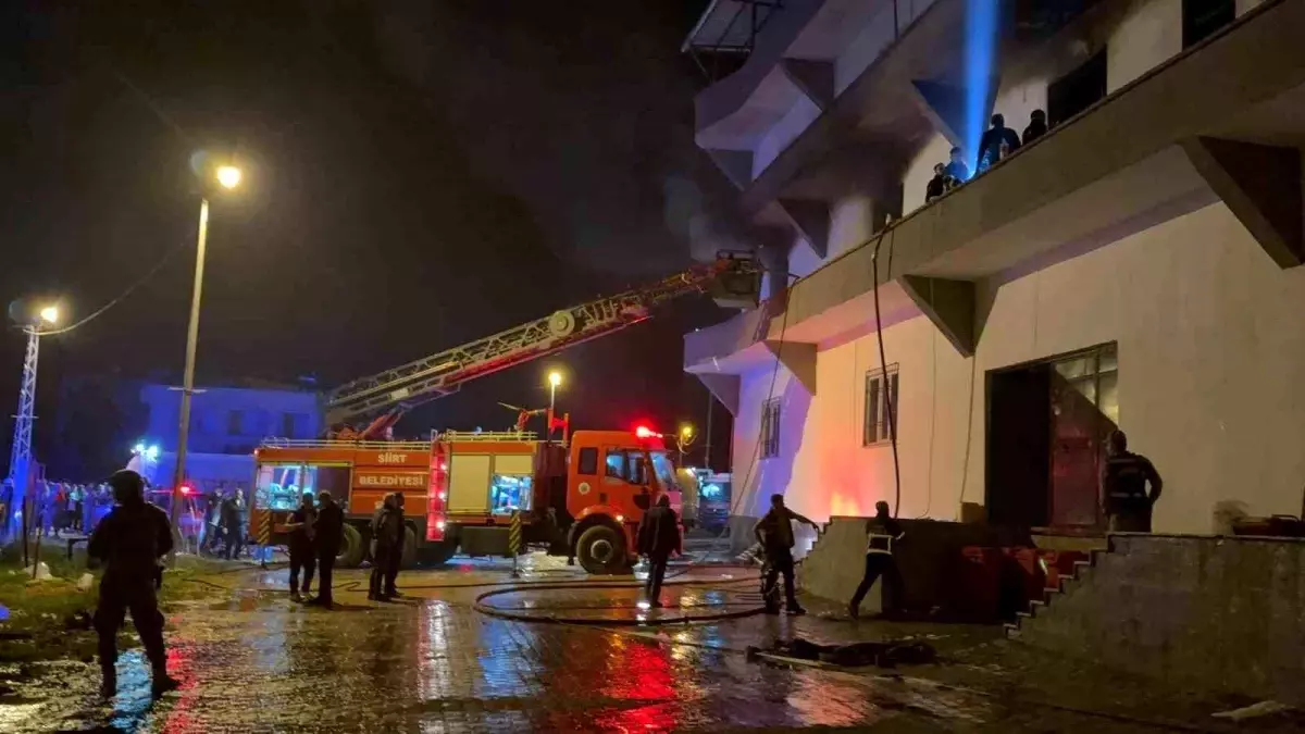 Siirt\'te Terlik Fabrikasında Yangın