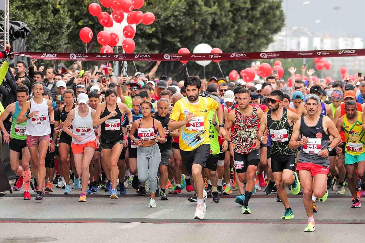 Runtalya Maratonu 20. Yılını Coşkuyla Kutluyor