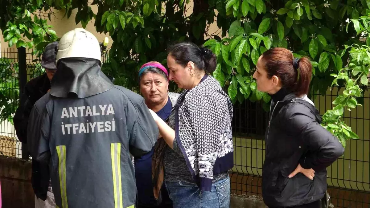 Antalya\'da Çamaşır Makinesinden Yangın Çıktı