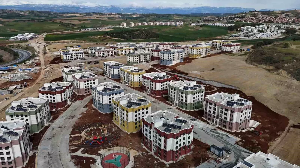 Adana\'da Depremzedelere 5 bin 895 Konut İnşası Devam Ediyor