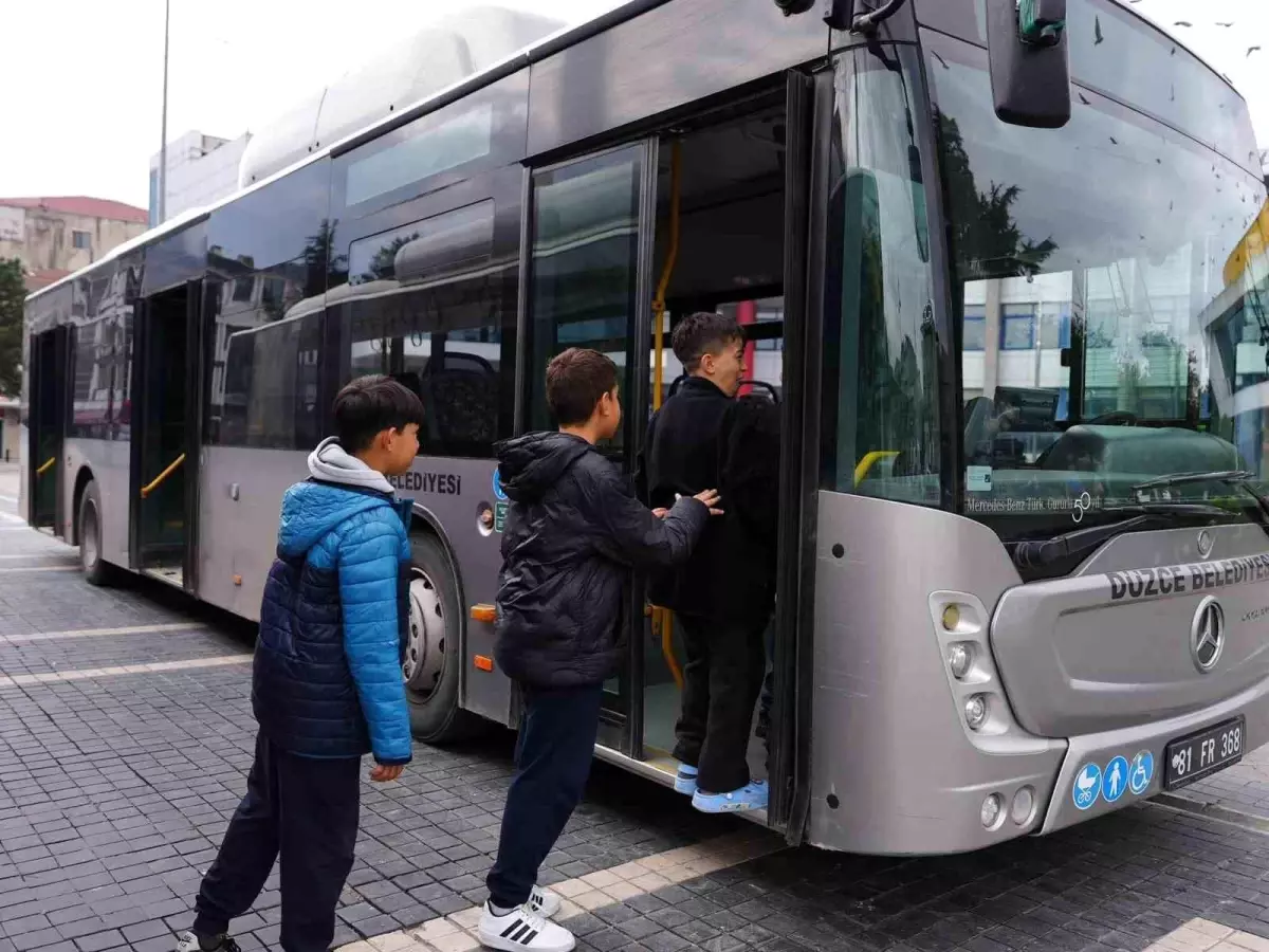 Düzce Belediyesi, Düzcespor Taraftarlarına Ücretsiz Ulaşım Sağlıyor