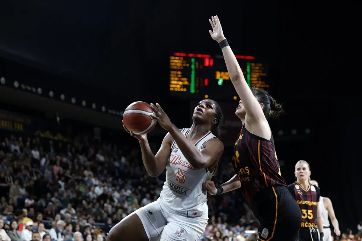 ÇBK Mersin, Galatasaray\'ı Yendi!