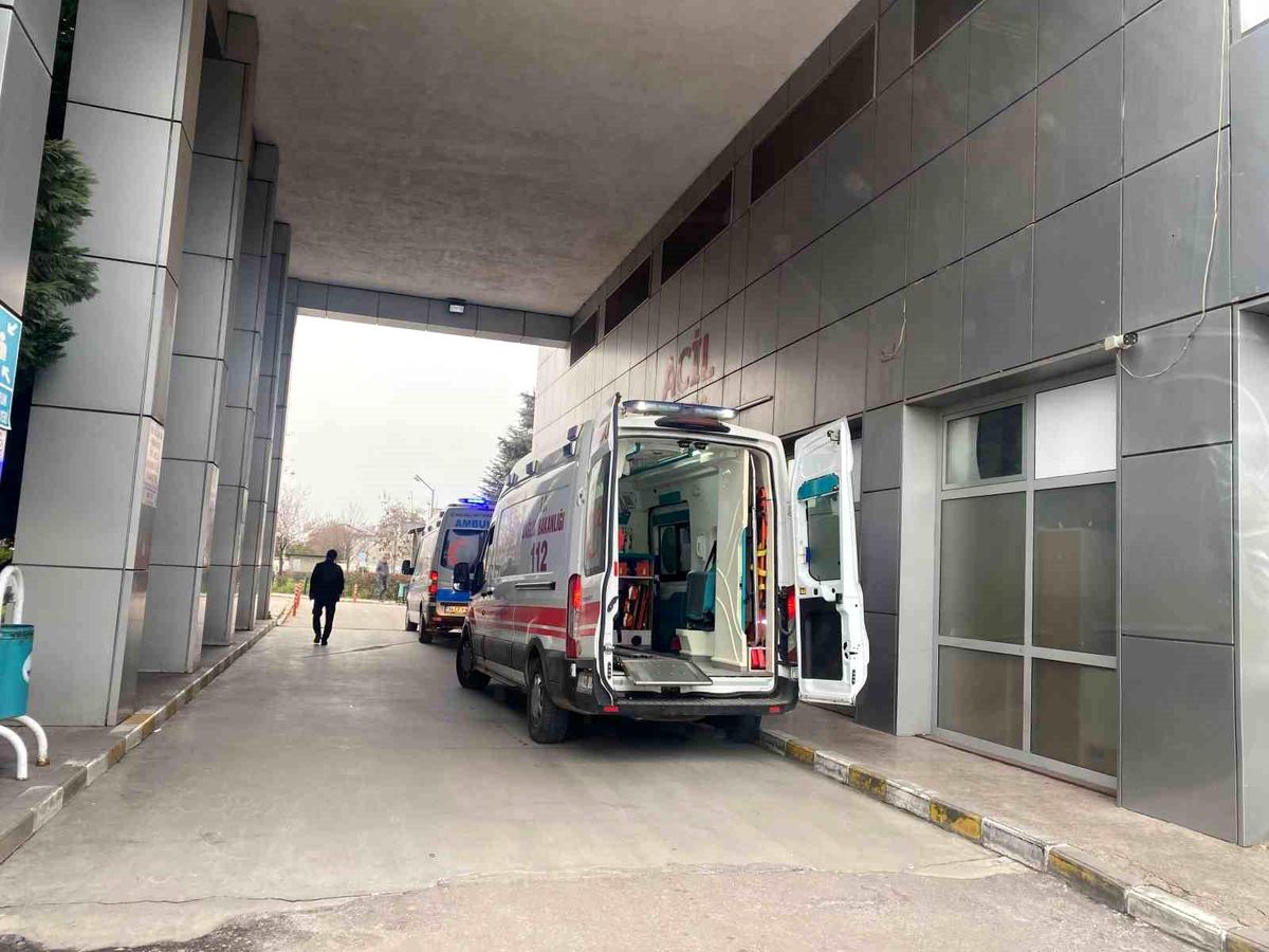 Kocaeli'de Tavuk Döner Zehirlenmesi: 52 Hasta
