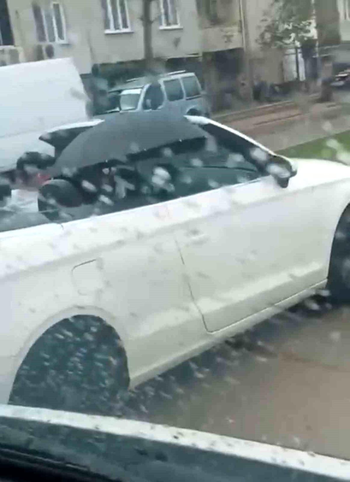 Bursa\'da Eğlenceli Yağmur Anı