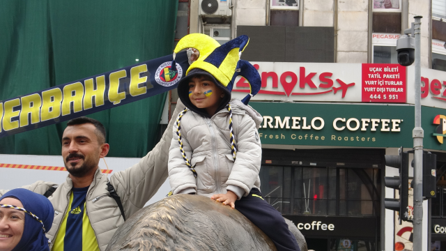 Taraftarlar tahminlerini paylaştı: Fenerbahçe mi, Galatasaray mı kazanacak?