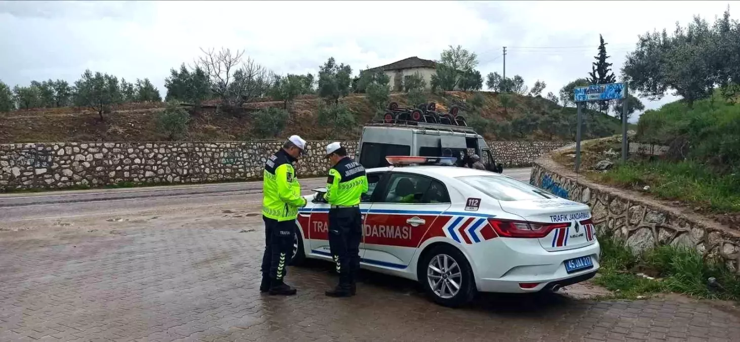 Manisa\'da Trafik Denetimleri Aralıksız Devam Ediyor