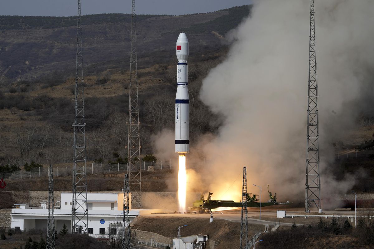 Çin Yeni Uydu Fırlattı