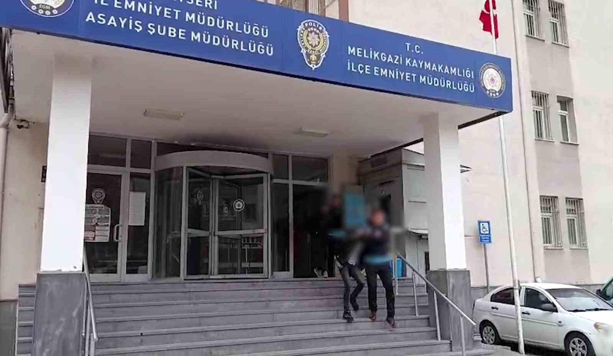 Kayseri\'de Gasp ve Uyuşturucudan İki Tutuklama