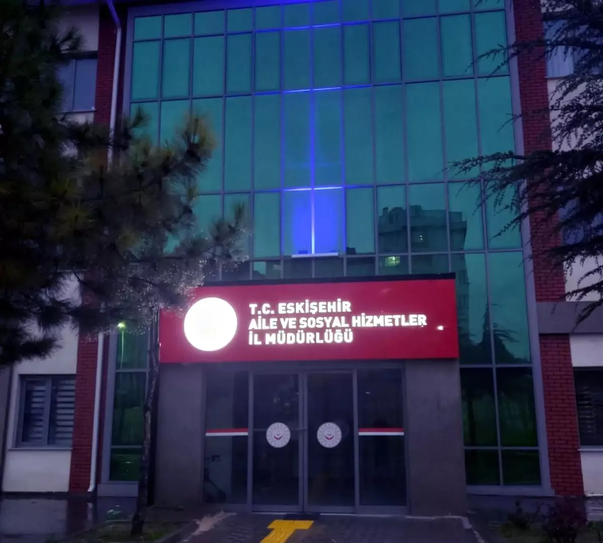 Eskişehir\'de Otizm İçin Mavi Aydınlatma