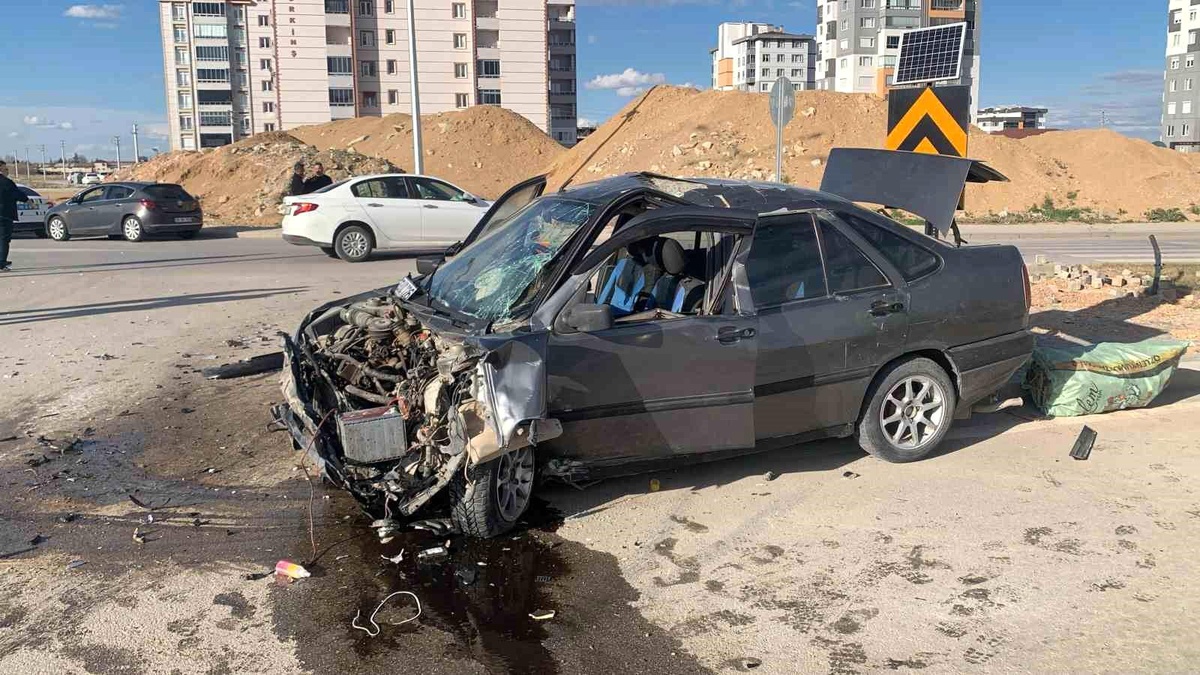 Karaman\'da Trafik Kazası: 1 Yaralı