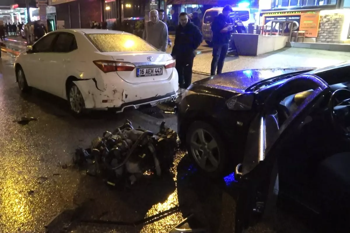 Kaza yerinde güvenlik önlemi alan polise kamyonet çarptı