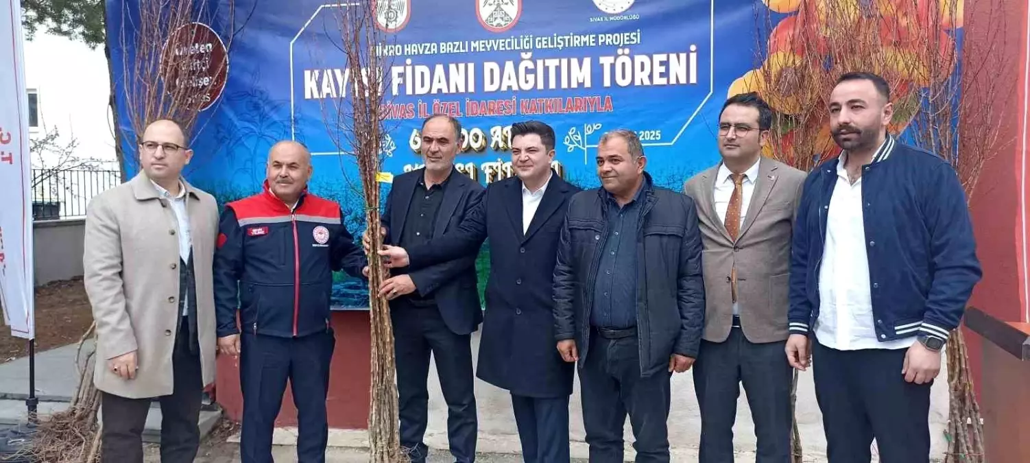 Sivas\'ta 50 Bin Kayısı Fidanı Dağıtıldı