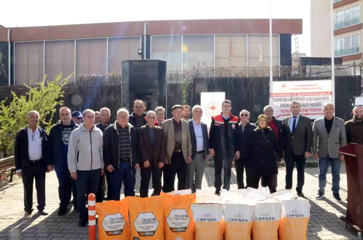 Süleymanpaşa\'da Üreticilere Tohum Desteği