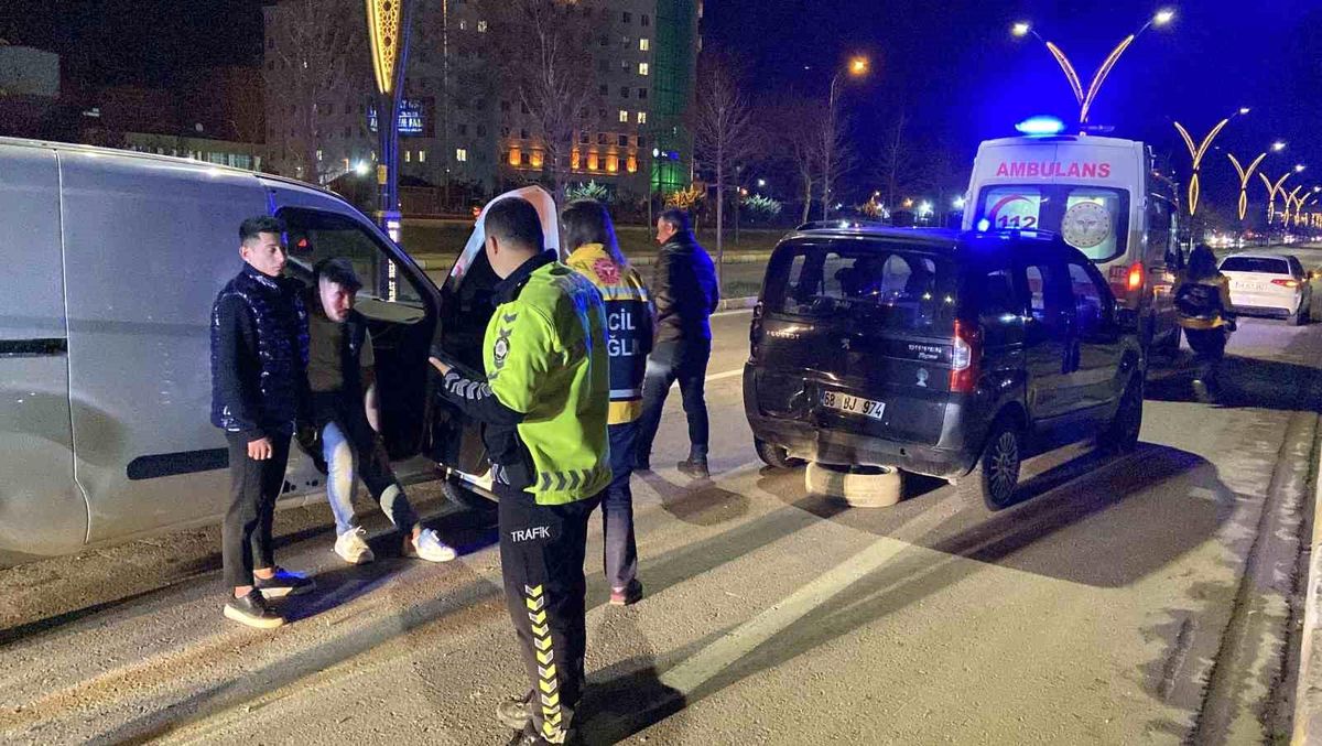 Aksaray\'da Trafik Kazası: 1 Yaralı