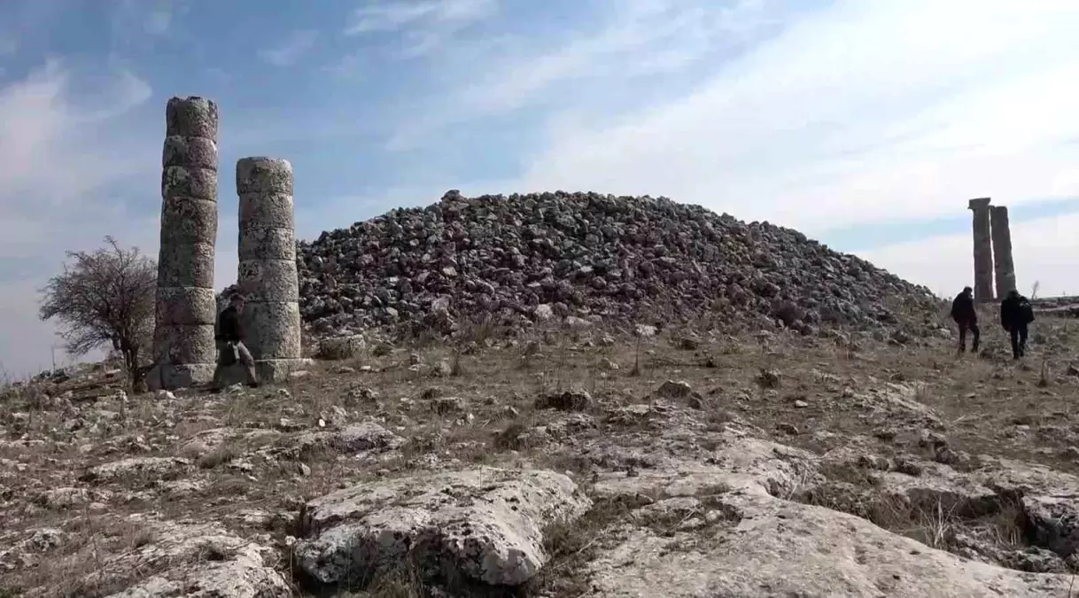 Mithridatis\'in Mezar Tümülüsü Keşfedildi