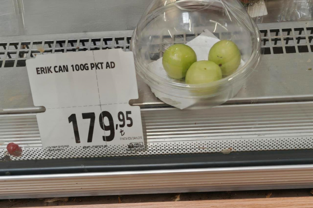 Yeşil eriğin fiyatını görenler inanamıyor