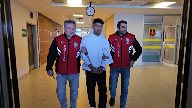 Edirne'de Okul Bahçesinde Bıçaklanarak Öldürülen Genç Kız Toprağa Verildi