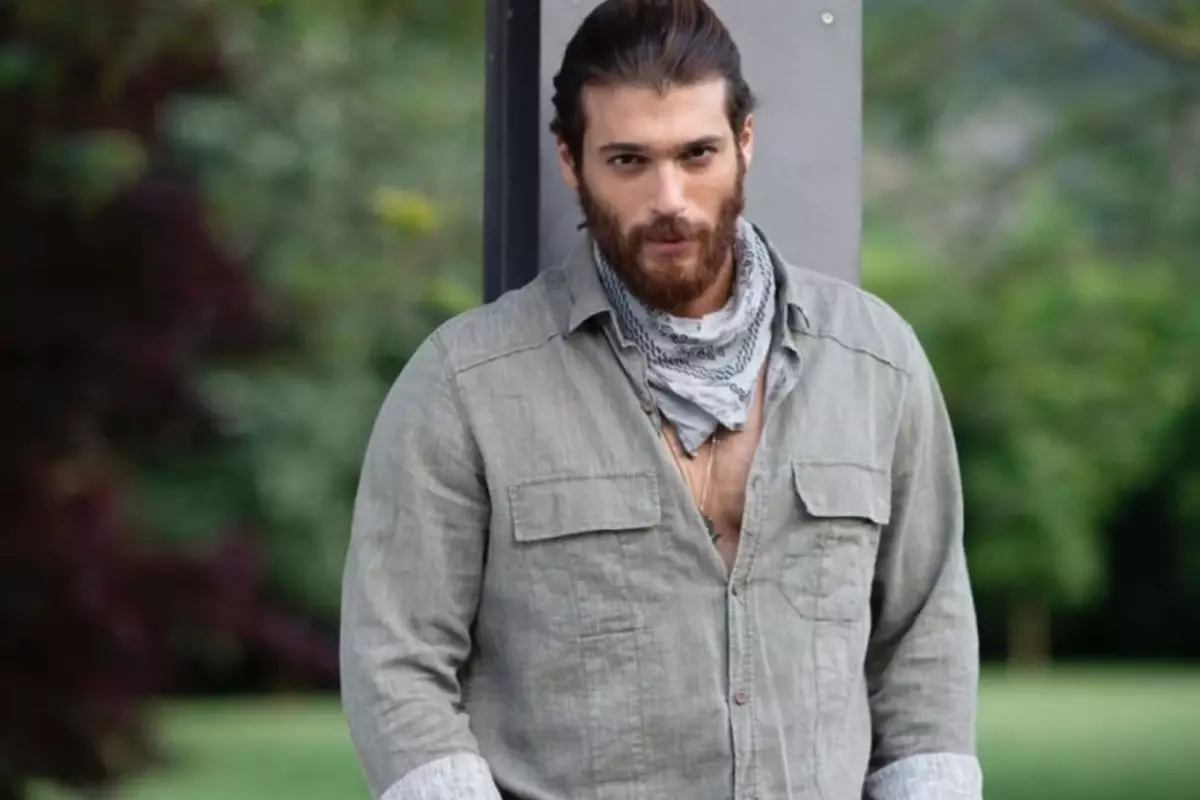 Can Yaman\'ın \'\'İtalya mı, Türkiye mi?\'\' yanıtı sosyal medyada gündem oldu!