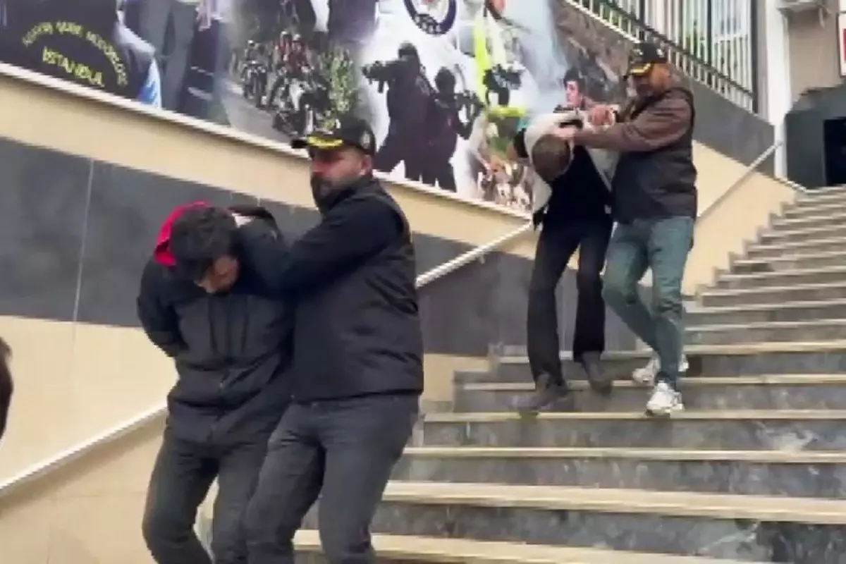 Koca profesörü 18 yaşında çocuklar en bilindik yöntemle dolandırdı