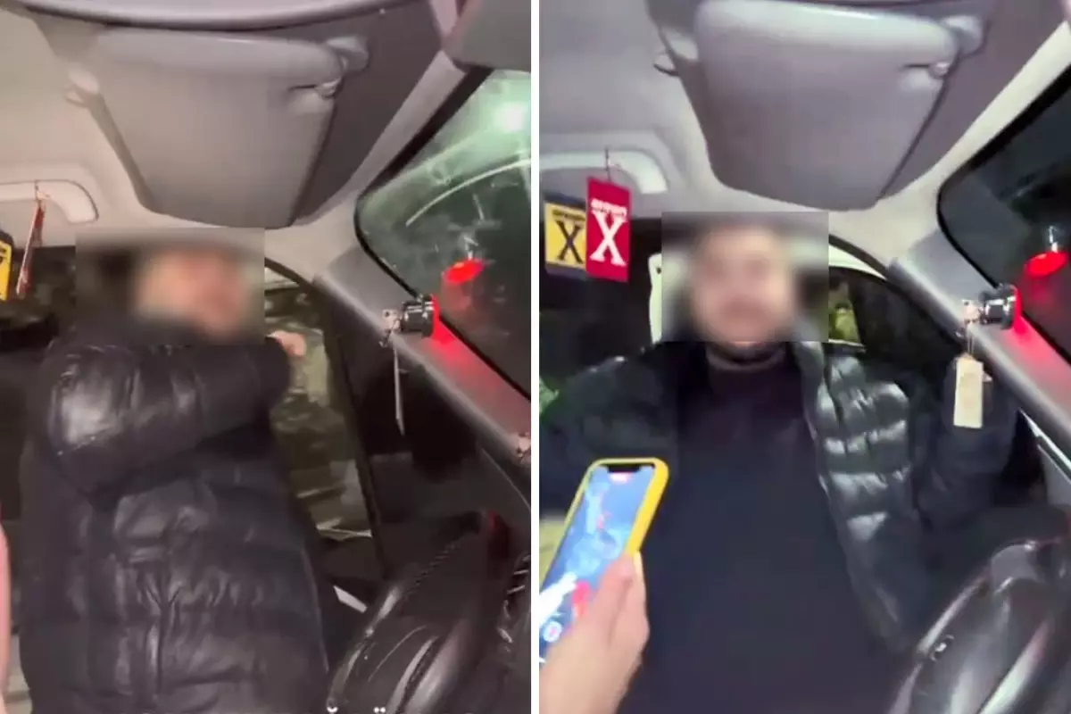 Seyir halindeki aracın kapısını açıp dans ederken yere kapaklandı