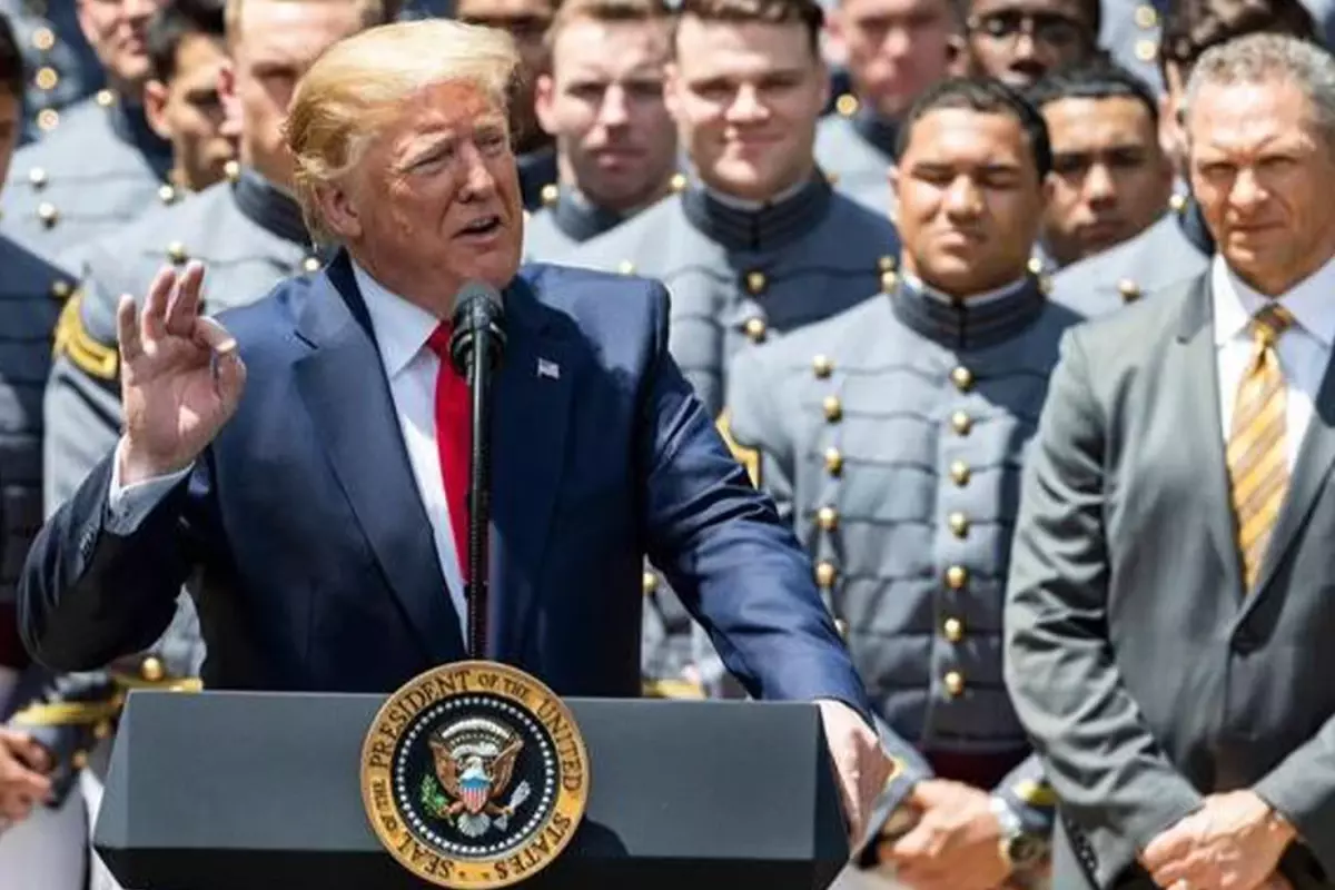 Trump, doğum gününü 100 milyon dolarlık askeri geçit töreni ile kutlayacak