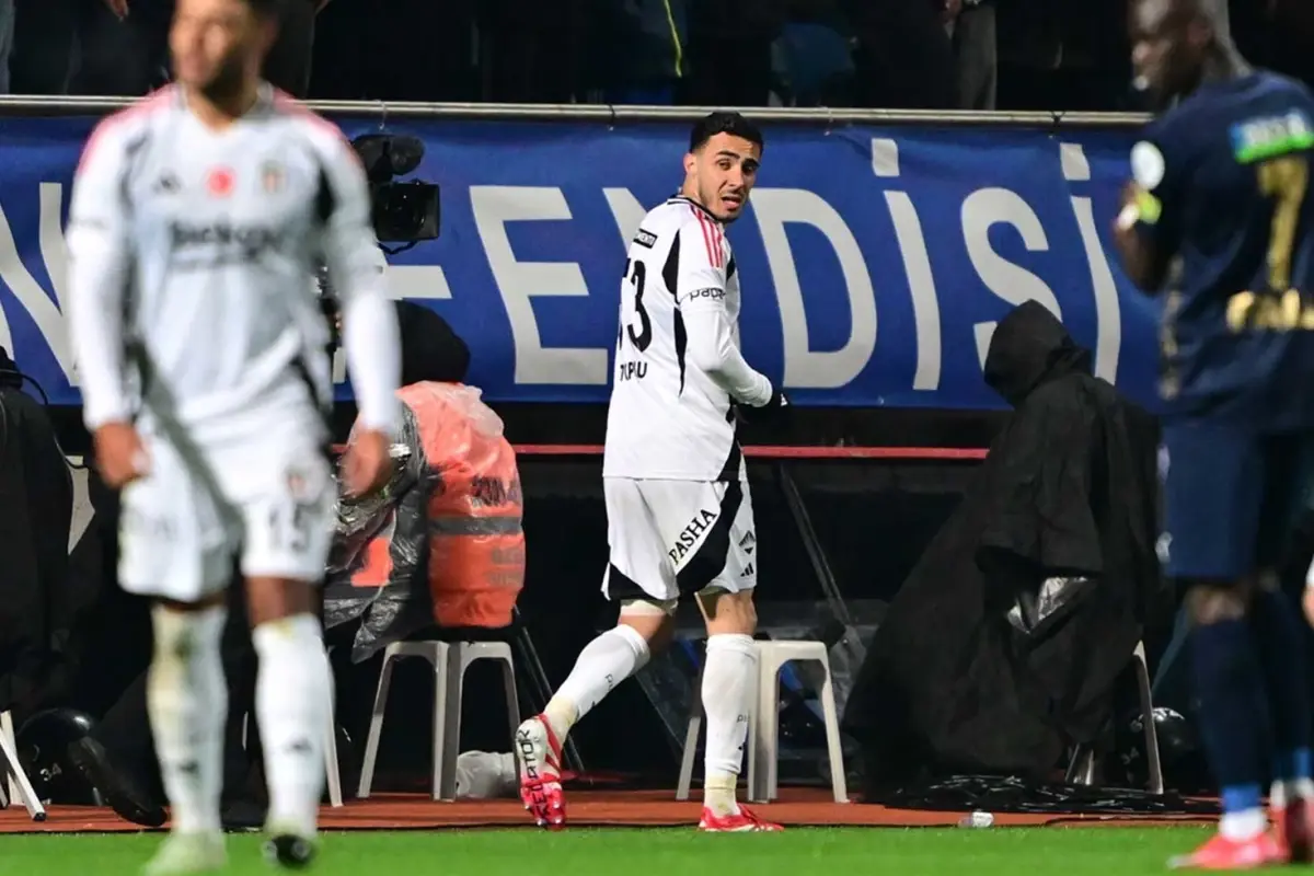Beşiktaş\'a Emirhan Topçu\'dan kötü haber