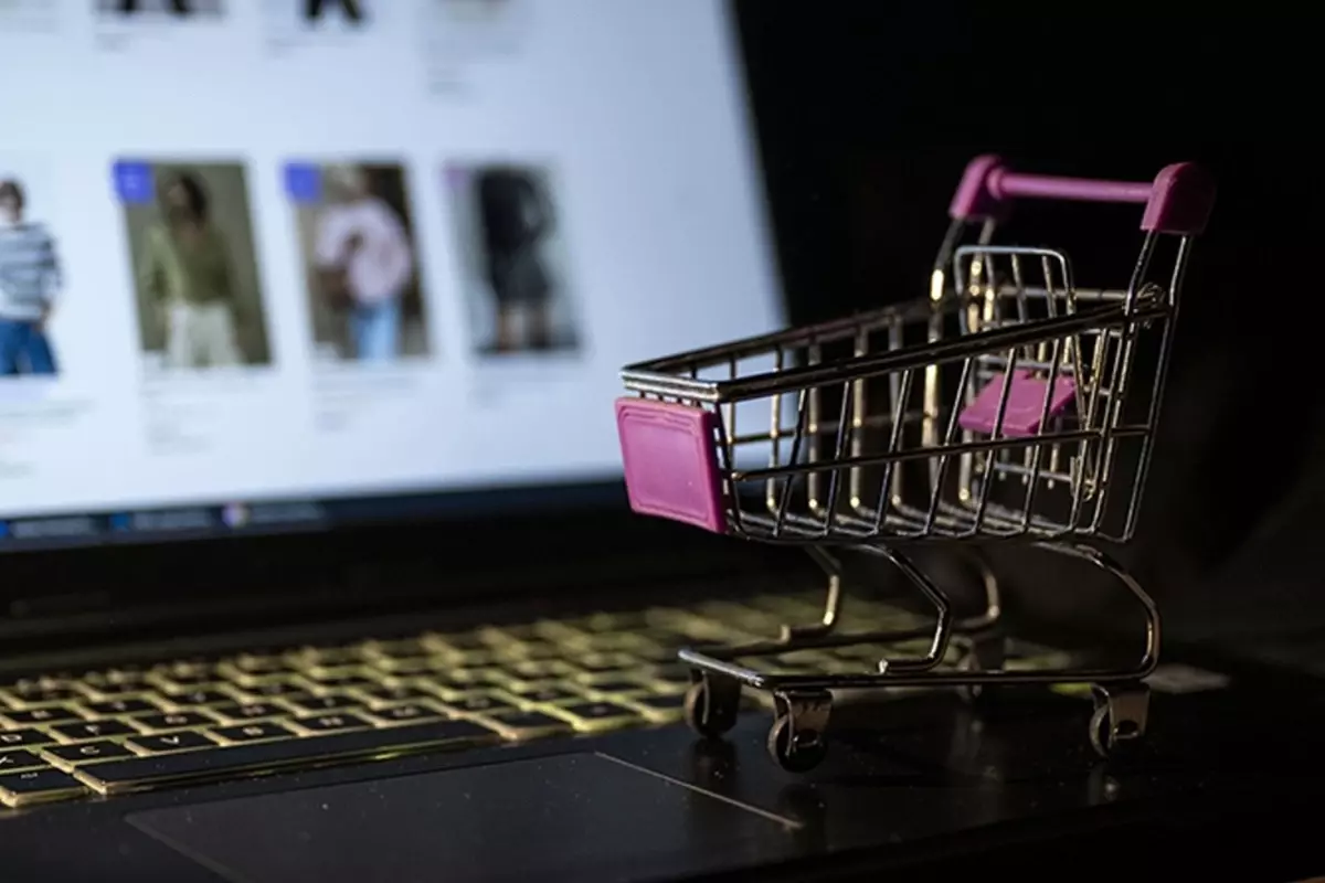 3 yıl içinde 3. kez el değiştirecek! Türkiye\'nin ünlü e-ticaret sitesi satılıyor