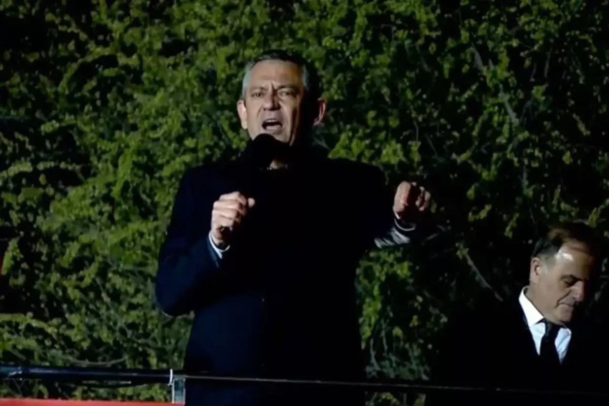 Özgür Özel bakanları hedef aldı: Bundan böyle \'sekreter\' olarak muamele edeceğiz
