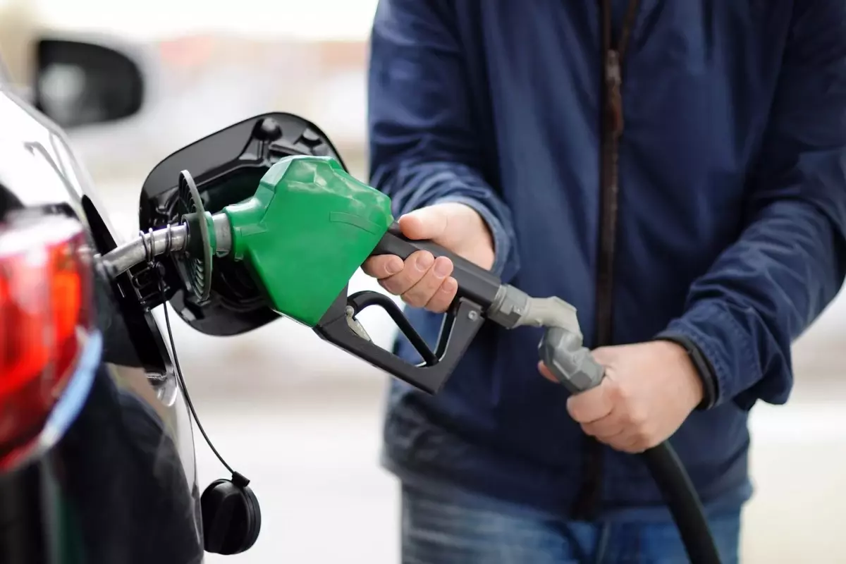 Benzine büyük indirim geldi