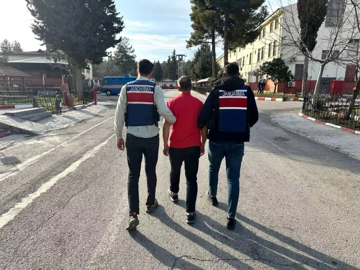 Gaziantep\'te jandarmadan hırsızlık operasyonu: 44 şahıstan 3\'ü tutuklandı